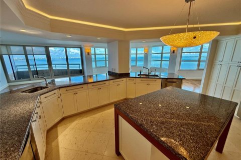 Condominio en alquiler en Sarasota, Florida, 3 dormitorios, 215.07 m2 № 1882999 - foto 15