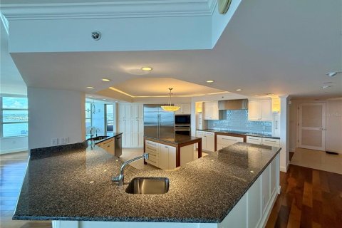 Condominio en alquiler en Sarasota, Florida, 3 dormitorios, 215.07 m2 № 1882999 - foto 9