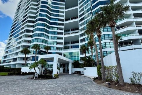 Condominio en alquiler en Sarasota, Florida, 3 dormitorios, 215.07 m2 № 1882999 - foto 1