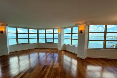 Condominio en alquiler en Sarasota, Florida, 3 dormitorios, 215.07 m2 № 1882999 - foto 19