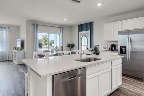 House in Poinciana, Florida 4 bedrooms, 169.83 sq.m. № 1687242 - photo 7