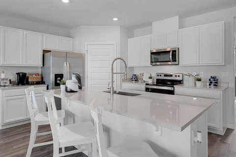 House in Poinciana, Florida 4 bedrooms, 169.83 sq.m. № 1687242 - photo 6