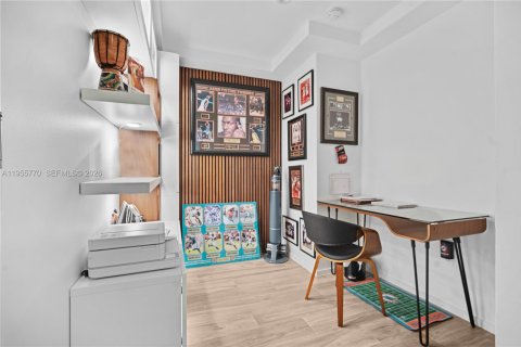 Condominio en alquiler en Miami, Florida, 3 dormitorios, 149.85 m2 № 2010629 - foto 29