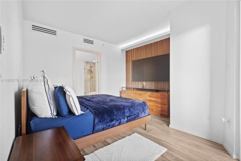 Condominio en alquiler en Miami, Florida, 3 dormitorios, 149.85 m2 № 2010629 - foto 14