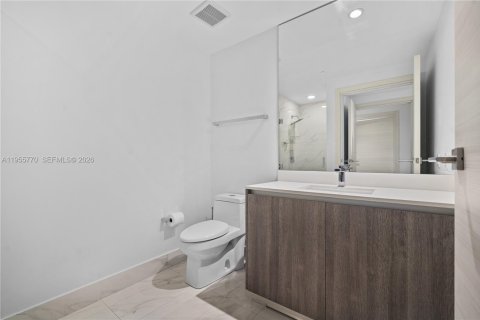 Condominio en alquiler en Miami, Florida, 3 dormitorios, 149.85 m2 № 2010629 - foto 26
