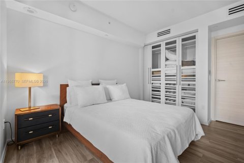 Condominio en alquiler en Miami, Florida, 3 dormitorios, 149.85 m2 № 2010629 - foto 22