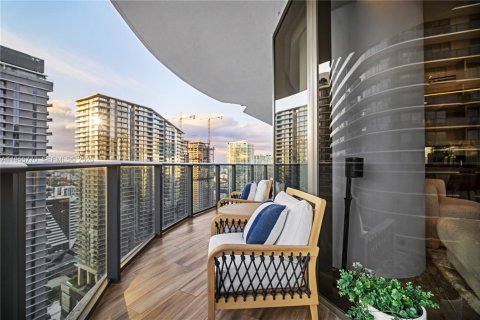 Condominio en alquiler en Miami, Florida, 3 dormitorios, 149.85 m2 № 2010629 - foto 3