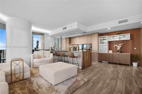 Condominio en alquiler en Miami, Florida, 3 dormitorios, 149.85 m2 № 2010629 - foto 10