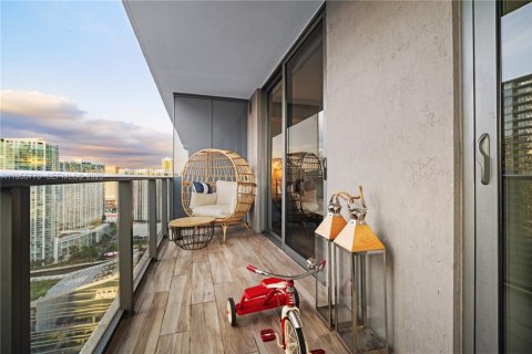 Condominio en alquiler en Miami, Florida, 3 dormitorios, 149.85 m2 № 2010629 - foto 5