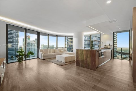 Condominio en Miami, Florida, 3 dormitorios  № 2010629