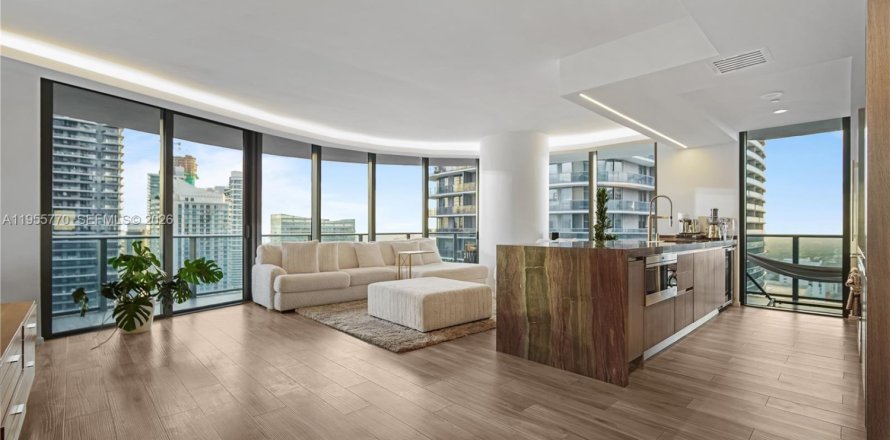 Condominio en Miami, Florida, 3 dormitorios  № 2010629