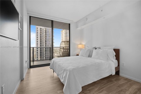 Condominio en alquiler en Miami, Florida, 3 dormitorios, 149.85 m2 № 2010629 - foto 21