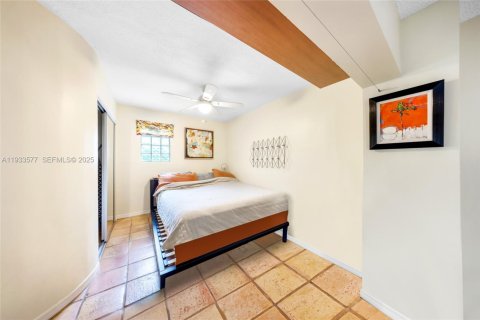 Casa en alquiler en Miami, Florida, 3 dormitorios, 151.24 m2 № 1992099 - foto 26