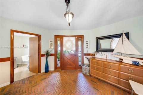 Casa en alquiler en Miami, Florida, 3 dormitorios, 151.24 m2 № 1992099 - foto 7