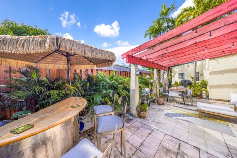 Casa en alquiler en Miami, Florida, 3 dormitorios, 151.24 m2 № 1992099 - foto 19