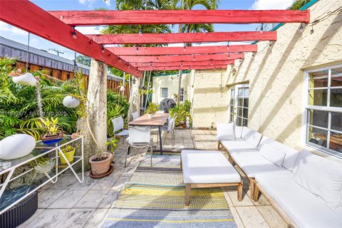Casa en alquiler en Miami, Florida, 3 dormitorios, 151.24 m2 № 1992099 - foto 20