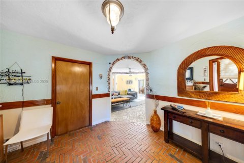 Casa en alquiler en Miami, Florida, 3 dormitorios, 151.24 m2 № 1992099 - foto 5