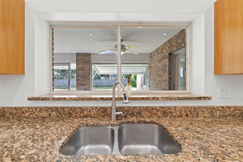 House in PORT ST. JOHN in Cocoa, Florida 4 bedrooms, 183.3 sq.m. № 1847381 - photo 10