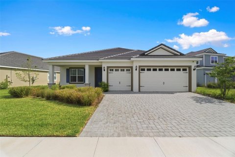 House in Zephyrhills, Florida 4 bedrooms, 252.14 sq.m. № 2110225 - photo 4
