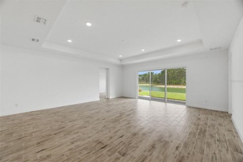 House in Zephyrhills, Florida 4 bedrooms, 252.14 sq.m. № 2110225 - photo 29