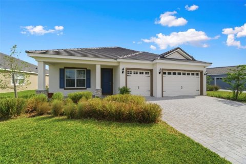 House in Zephyrhills, Florida 4 bedrooms, 252.14 sq.m. № 2110225 - photo 5
