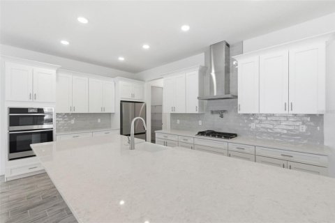 House in Zephyrhills, Florida 4 bedrooms, 252.14 sq.m. № 2110225 - photo 22
