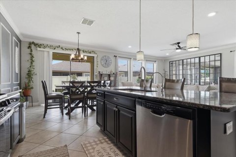 Casa en venta en Brandon, Florida, 4 dormitorios, 263.38 m2 № 2149659 - foto 9