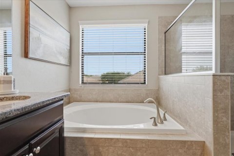 Casa en venta en Brandon, Florida, 4 dormitorios, 263.38 m2 № 2149659 - foto 25