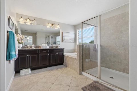 Casa en venta en Brandon, Florida, 4 dormitorios, 263.38 m2 № 2149659 - foto 23