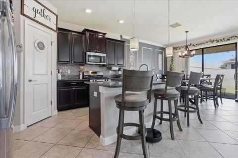 Casa en venta en Brandon, Florida, 4 dormitorios, 263.38 m2 № 2149659 - foto 8