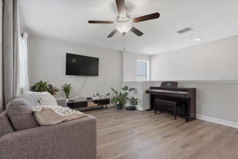 Casa en venta en Brandon, Florida, 4 dormitorios, 263.38 m2 № 2149659 - foto 16