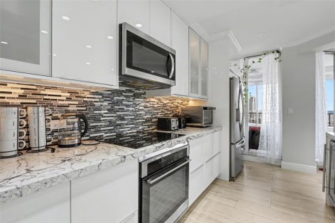 Condominio en alquiler en Hallandale Beach, Florida, 2 dormitorios, 155.8 m2 № 2054894 - foto 26