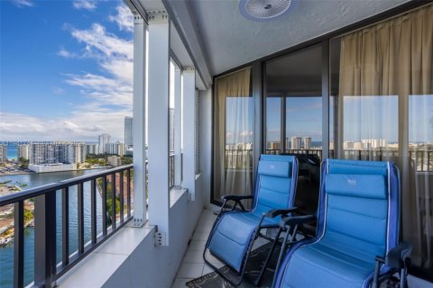 Condominio en alquiler en Hallandale Beach, Florida, 2 dormitorios, 155.8 m2 № 2054894 - foto 6
