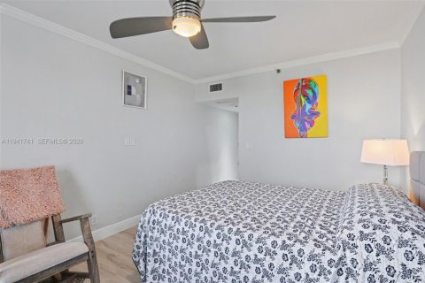Condominio en alquiler en Hallandale Beach, Florida, 2 dormitorios, 155.8 m2 № 2054894 - foto 14