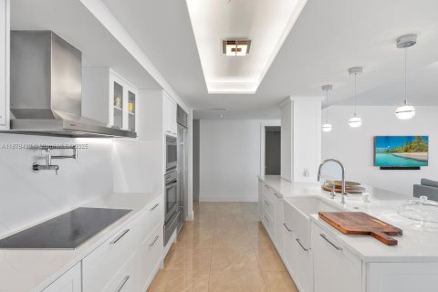 Купить кондоминиум в Майами, Флорида 2 спальни, 174.47м2, № 1927537 - фото 17