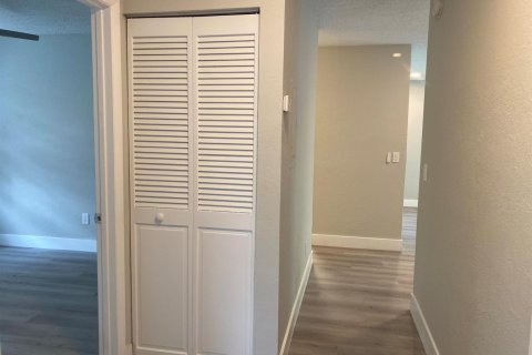 Copropriété à louer à Coral Springs, Floride: 3 chambres, 102.19 m2 № 2407294 - photo 28