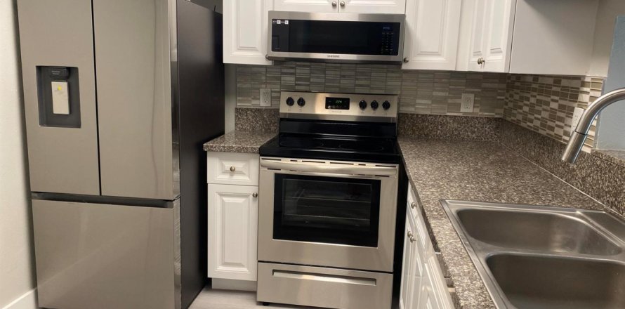 Condo à Coral Springs, Floride, 3 chambres  № 2407294