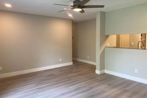 Copropriété à louer à Coral Springs, Floride: 3 chambres, 102.19 m2 № 2407294 - photo 10