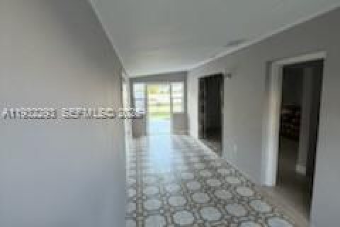 Casa en alquiler en West Park, Florida, 3 dormitorios, 118.73 m2 № 2059883 - foto 4