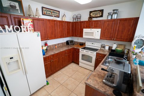 Touwnhouse à vendre à Cutler Bay, Floride: 3 chambres, 141.49 m2 № 1958409 - photo 7