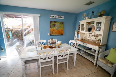 Touwnhouse à vendre à Cutler Bay, Floride: 3 chambres, 141.49 m2 № 1958409 - photo 9