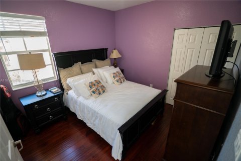 Touwnhouse à vendre à Cutler Bay, Floride: 3 chambres, 141.49 m2 № 1958409 - photo 11