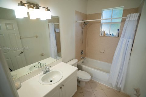 Touwnhouse à vendre à Cutler Bay, Floride: 3 chambres, 141.49 m2 № 1958409 - photo 13