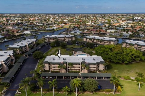 Condo in Punta Gorda, Florida, 2 bedrooms № 2114071 - photo 2