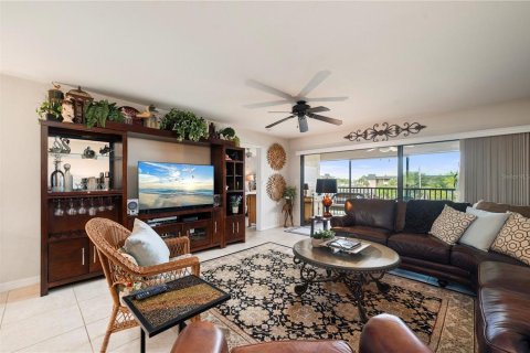 Condo in Punta Gorda, Florida, 2 bedrooms № 2114071 - photo 19