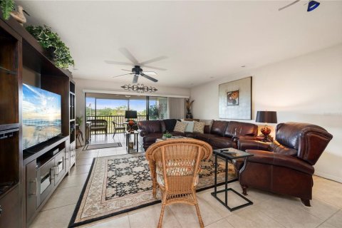 Condo in Punta Gorda, Florida, 2 bedrooms № 2114071 - photo 14