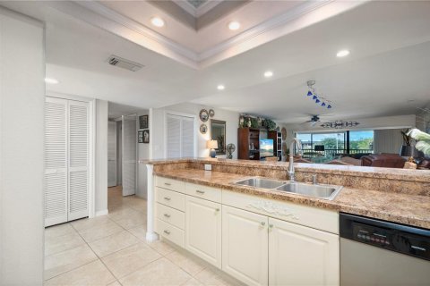 Condo in Punta Gorda, Florida, 2 bedrooms № 2114071 - photo 9