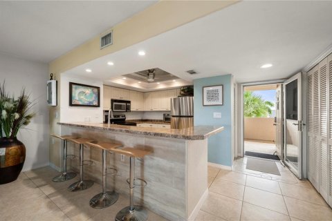 Condo in Punta Gorda, Florida, 2 bedrooms № 2114071 - photo 10
