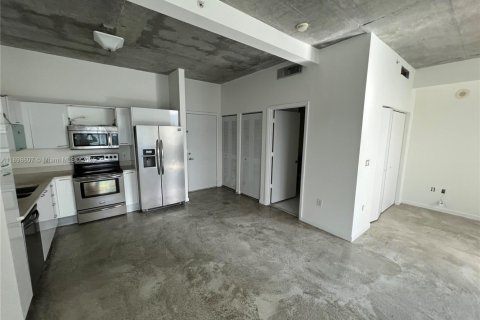 Снять в аренду кондоминиум в Майами, Флорида 1 спальня, 58.06м2, № 1951132 - фото 3