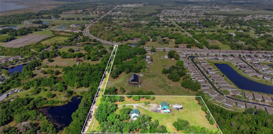 Land in Kissimmee, Florida № 2092327
